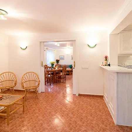 Villa Denia, 4 Dormitorios, 8 Personas - Es-262-27 Dénia